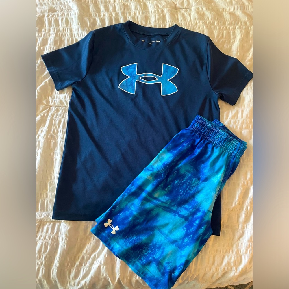 Under Armour Navy T-Shirt and Tie-Dye Shorts